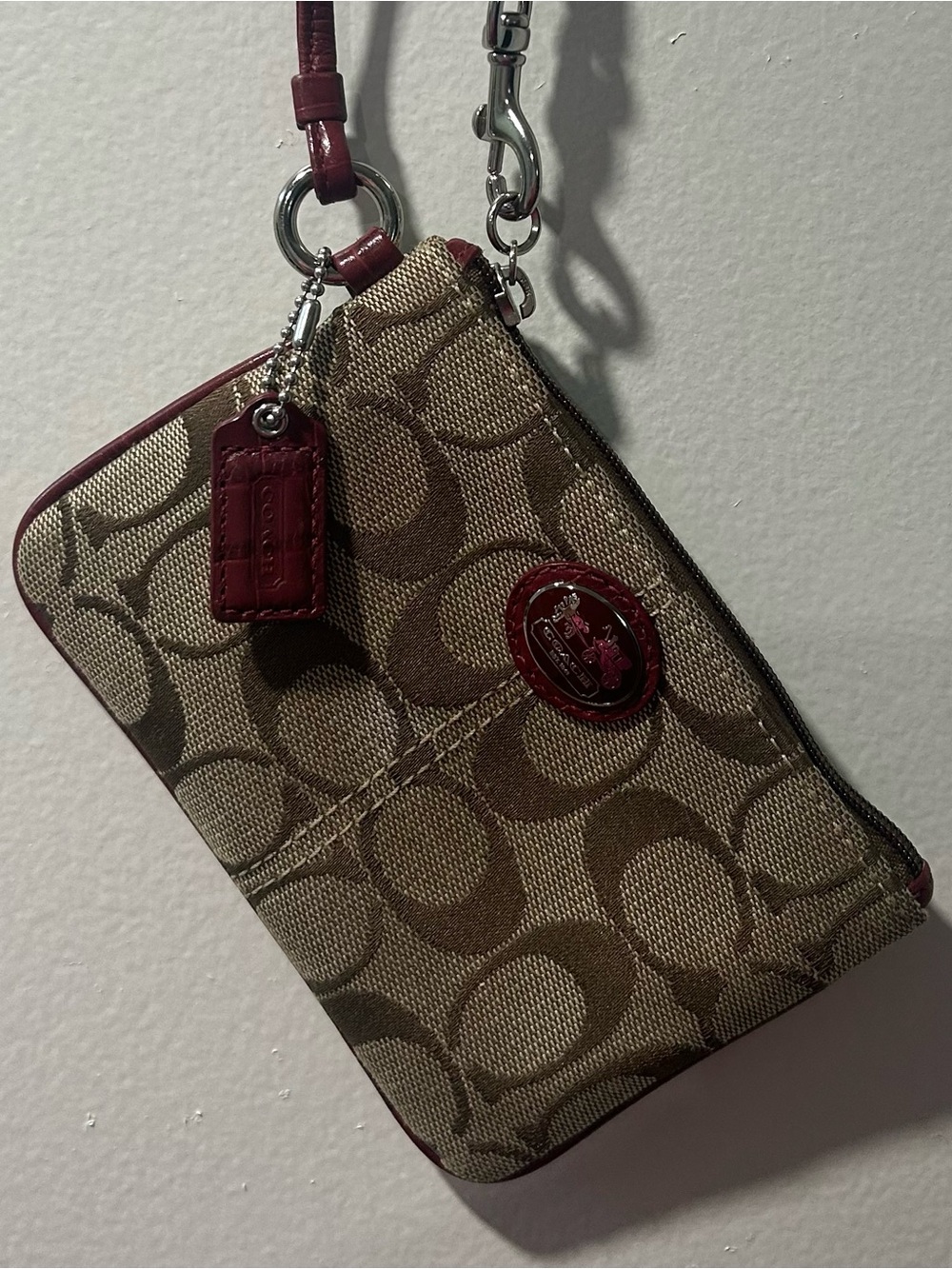 Coach Peyton Dream Small Wristlet F50108 – Bordeaux/Tan Signature Jacquard